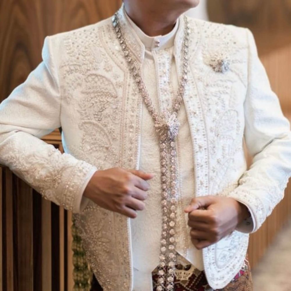 White Beskap by Kirtas Official