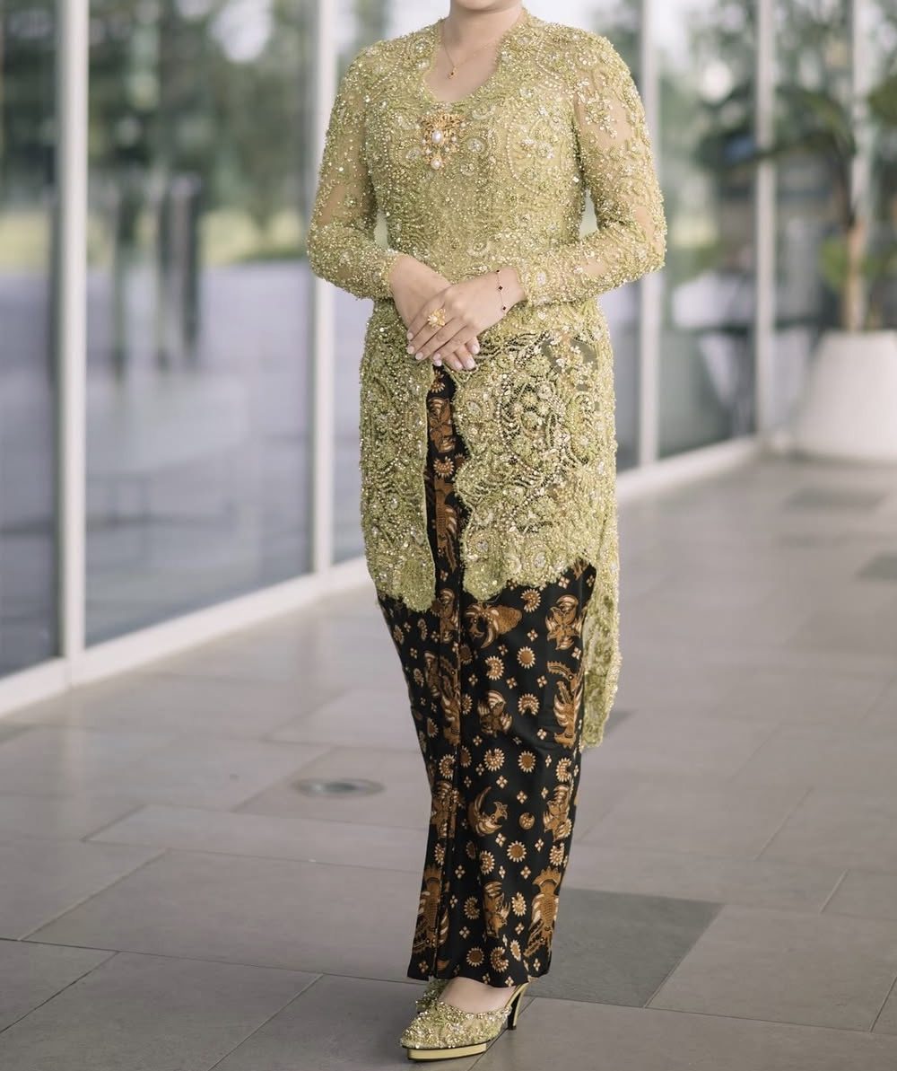 Lime Green Kebaya by Studio BOH