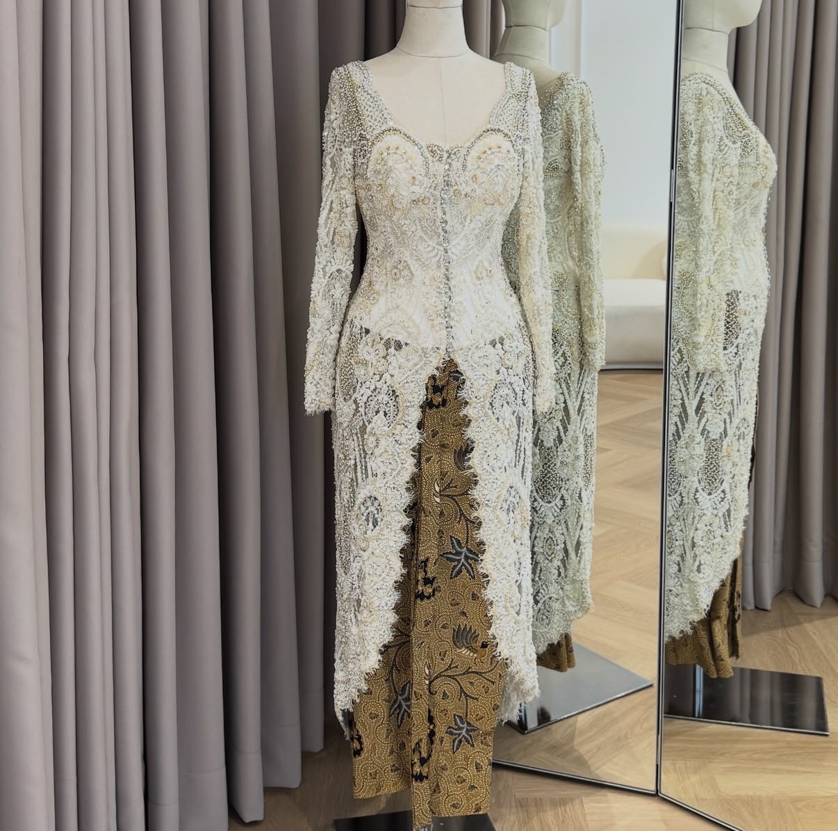 Champagne Kebaya by Hands of Olin