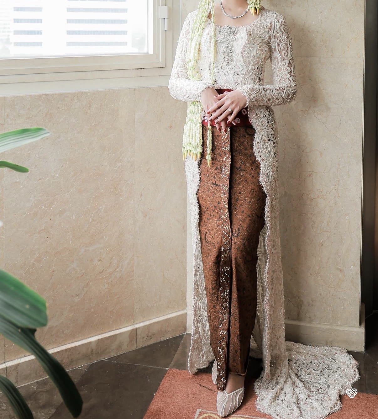 White Kebaya by Hands of Olin