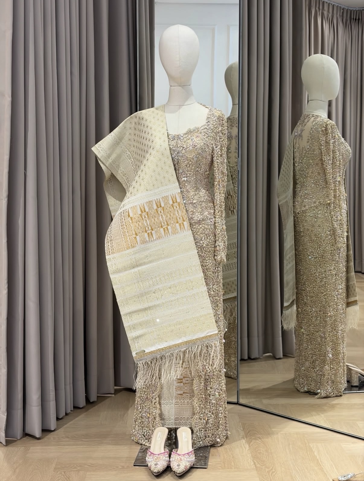 Champagne Kebaya by Jelipe Siagian