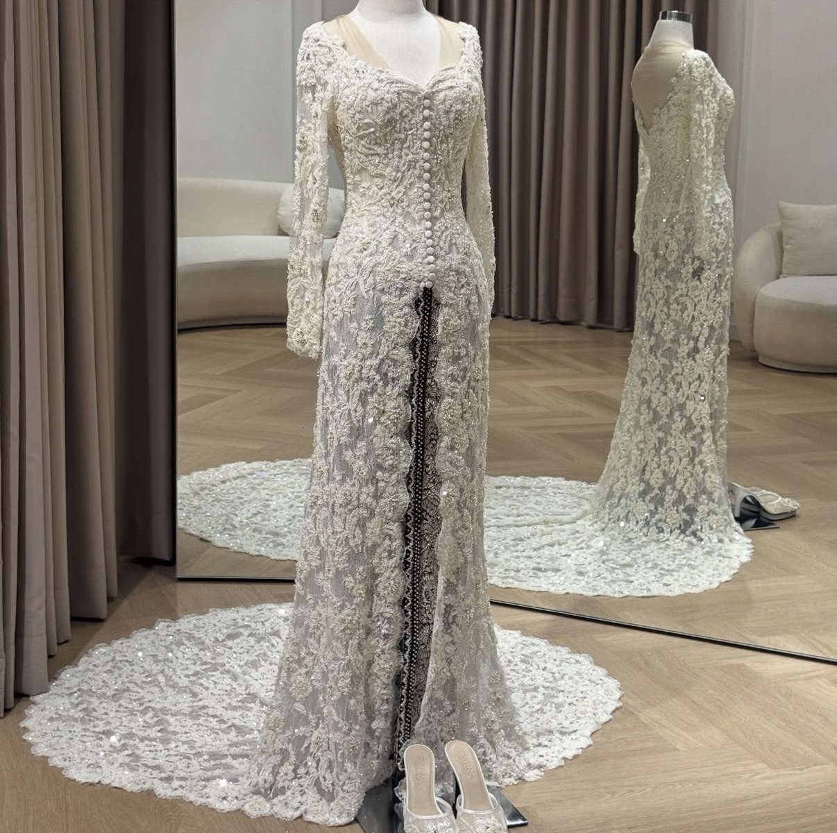 Floor Length White Kebaya by Didiet Maulana