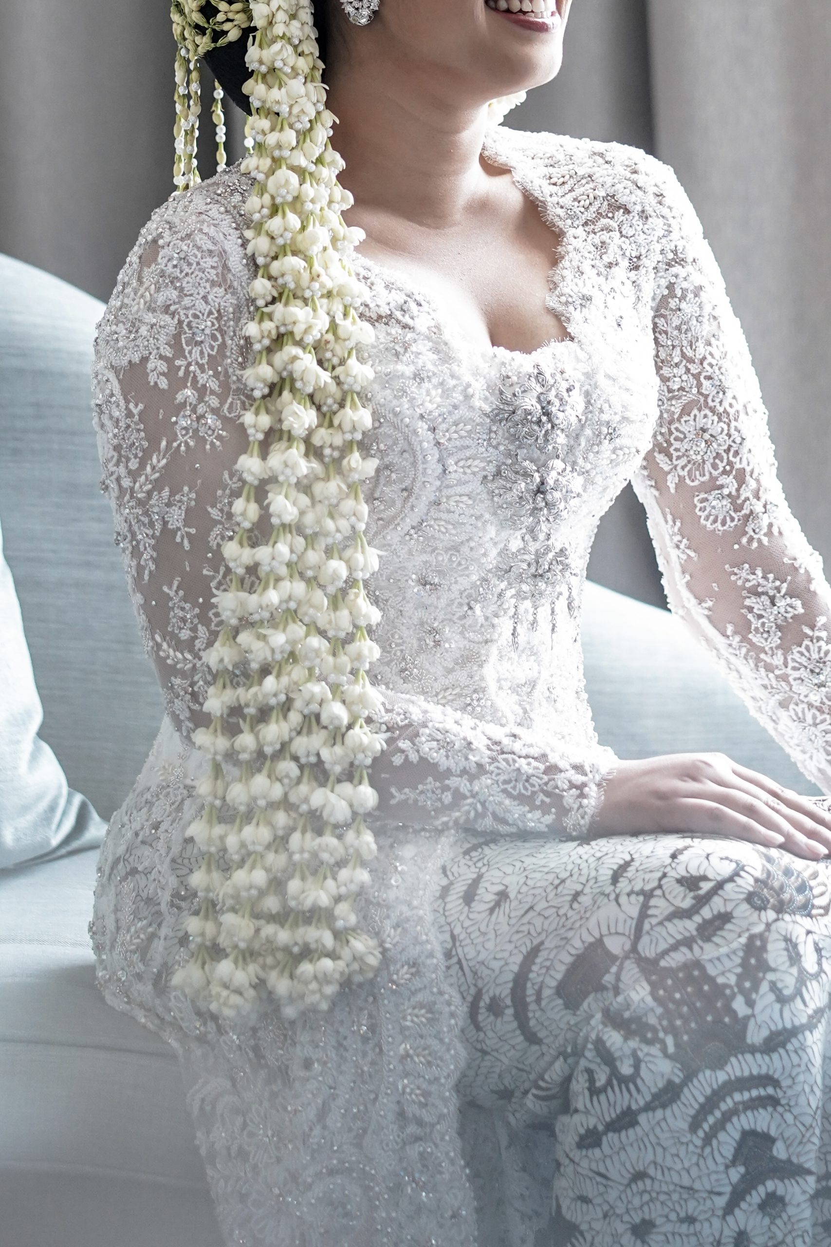 White Kebaya by Vera Kebaya - Image 2
