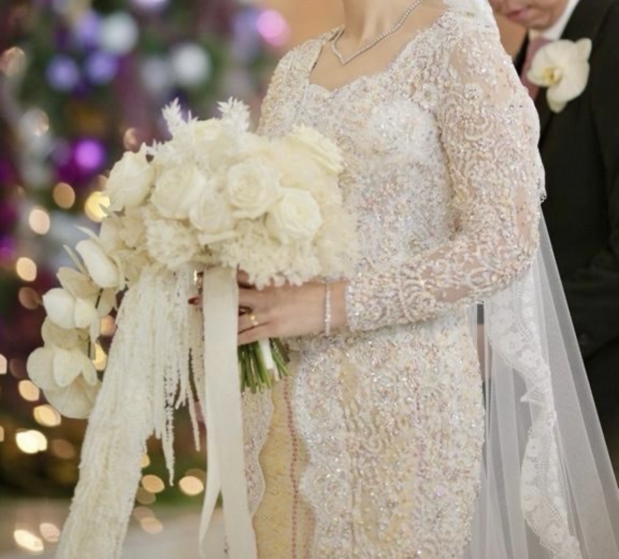White Kebaya by Ronauli Liu