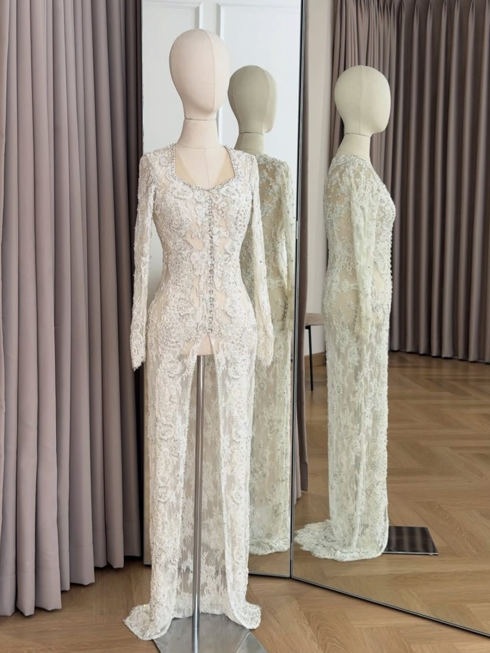 White Kebaya by Hands of Olin